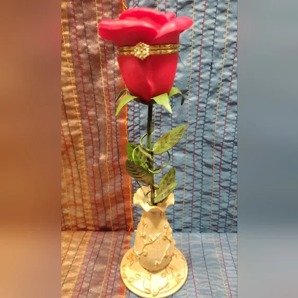 Ceramic and Metal Ring Holder - Picture 2 of 3